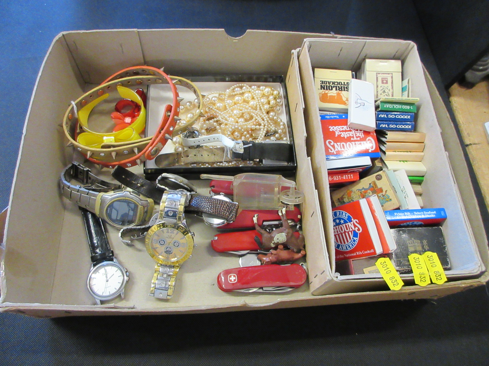 BOX OF MISCELLANEOUS INCLUDING WATCHES, PEN KNIVES AND MATCHBOOKS Image