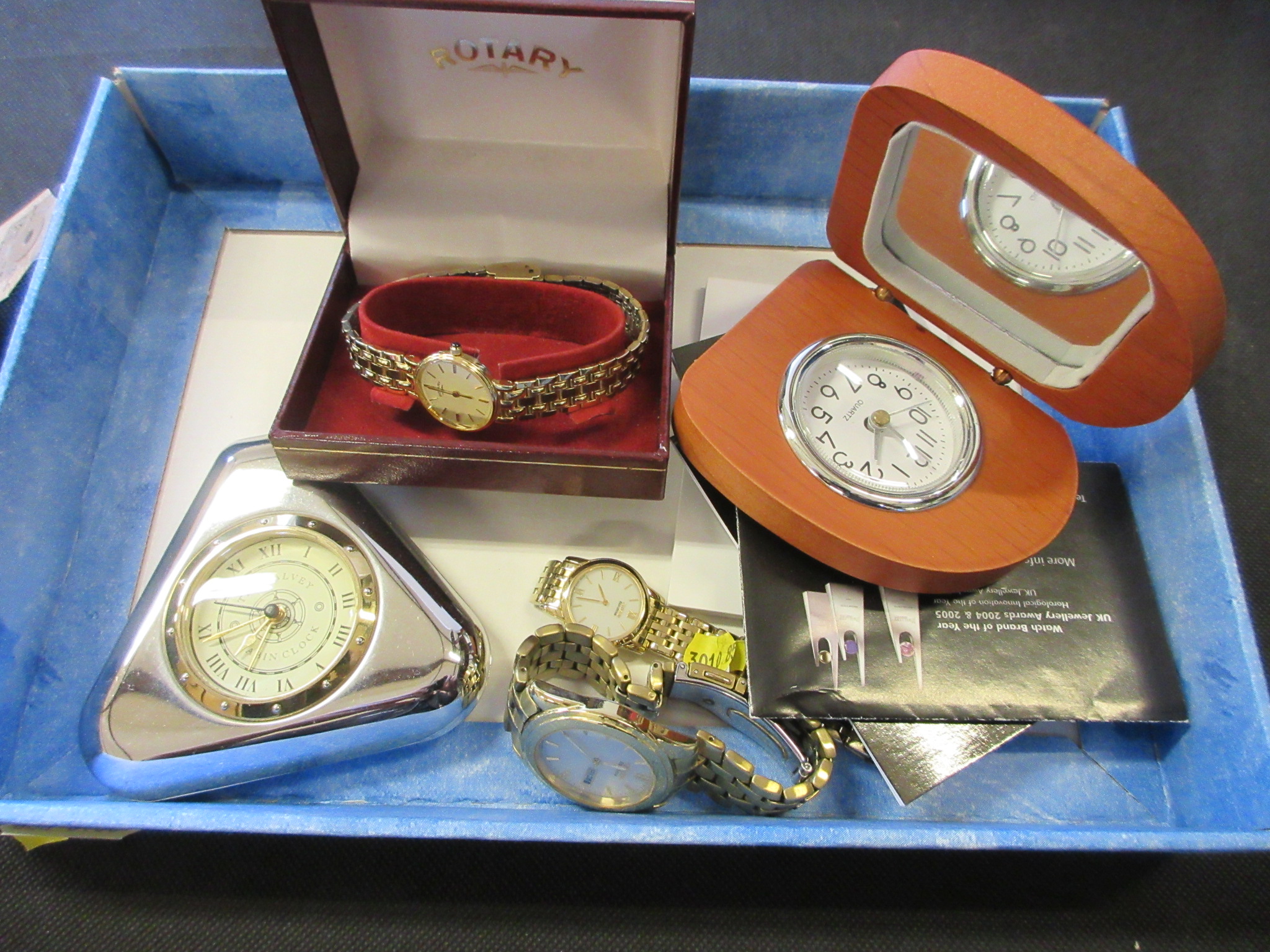TRAY OF CLOCKS AND WATCHES Image