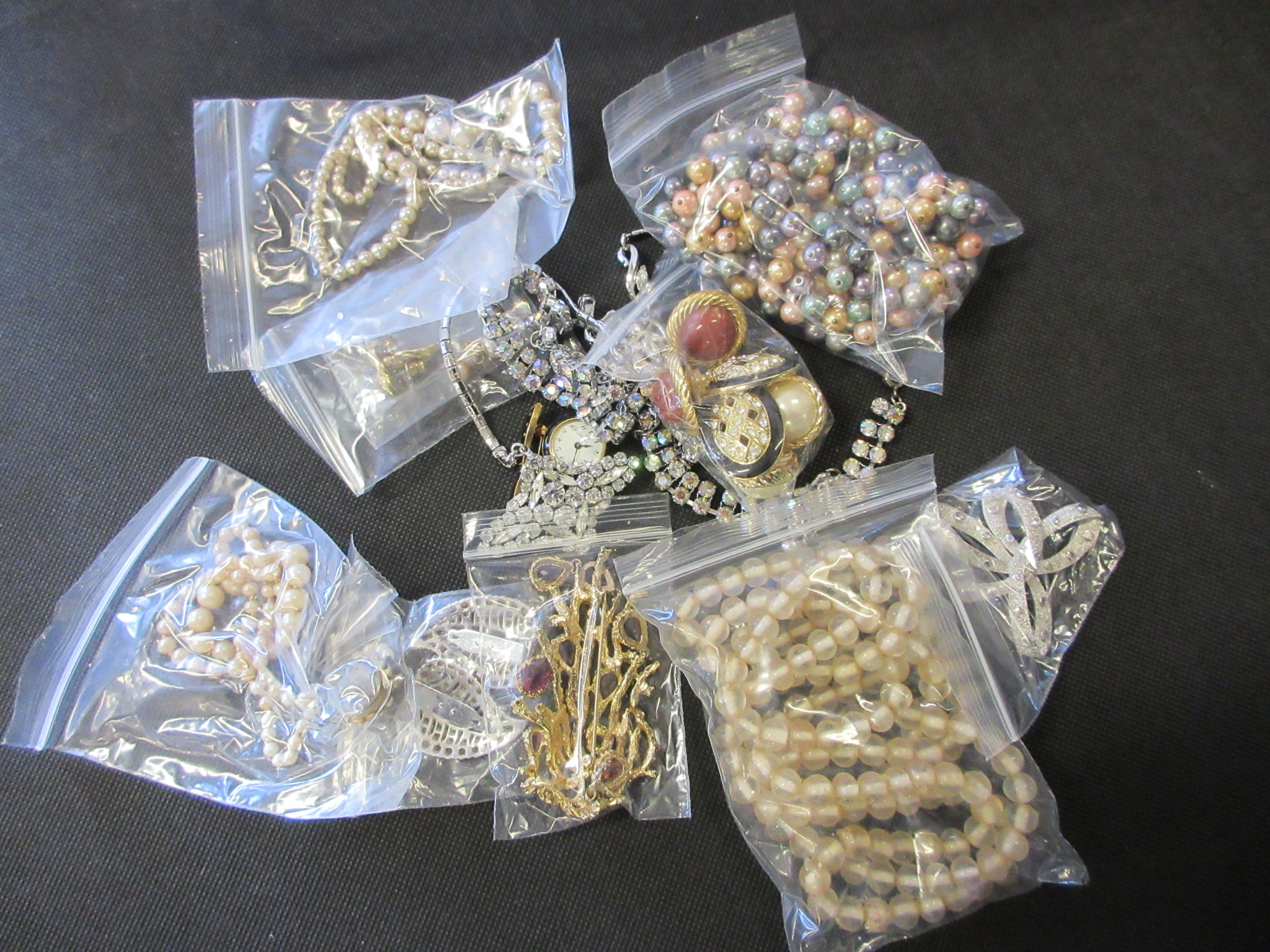 PANETTA TRIFARI NECKLACE BROOCH AND OTHER COSTUME JEWELLERY Image