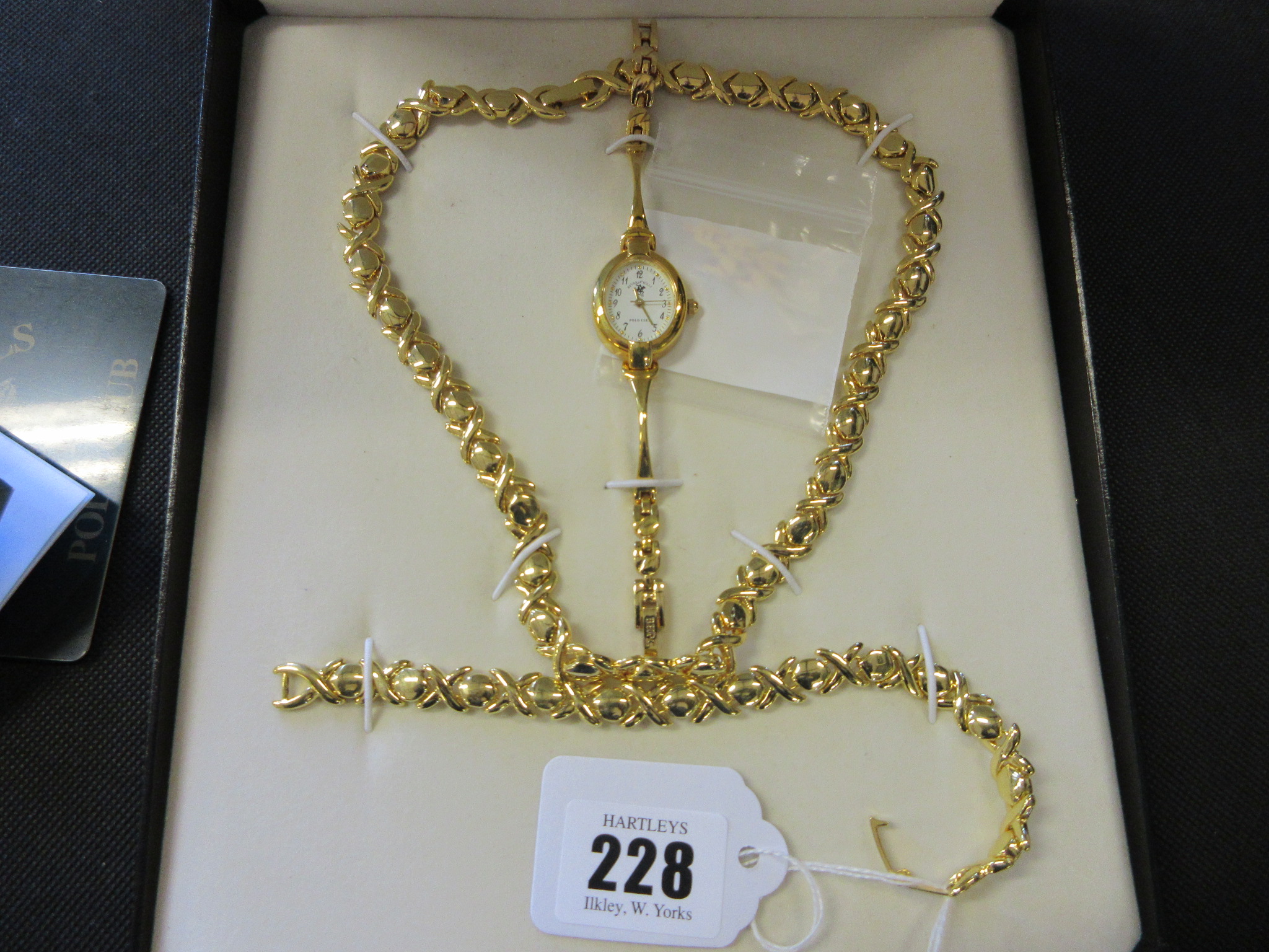 BEVERLY HILLS POLO CLUB GILT METAL DRESS SET Image