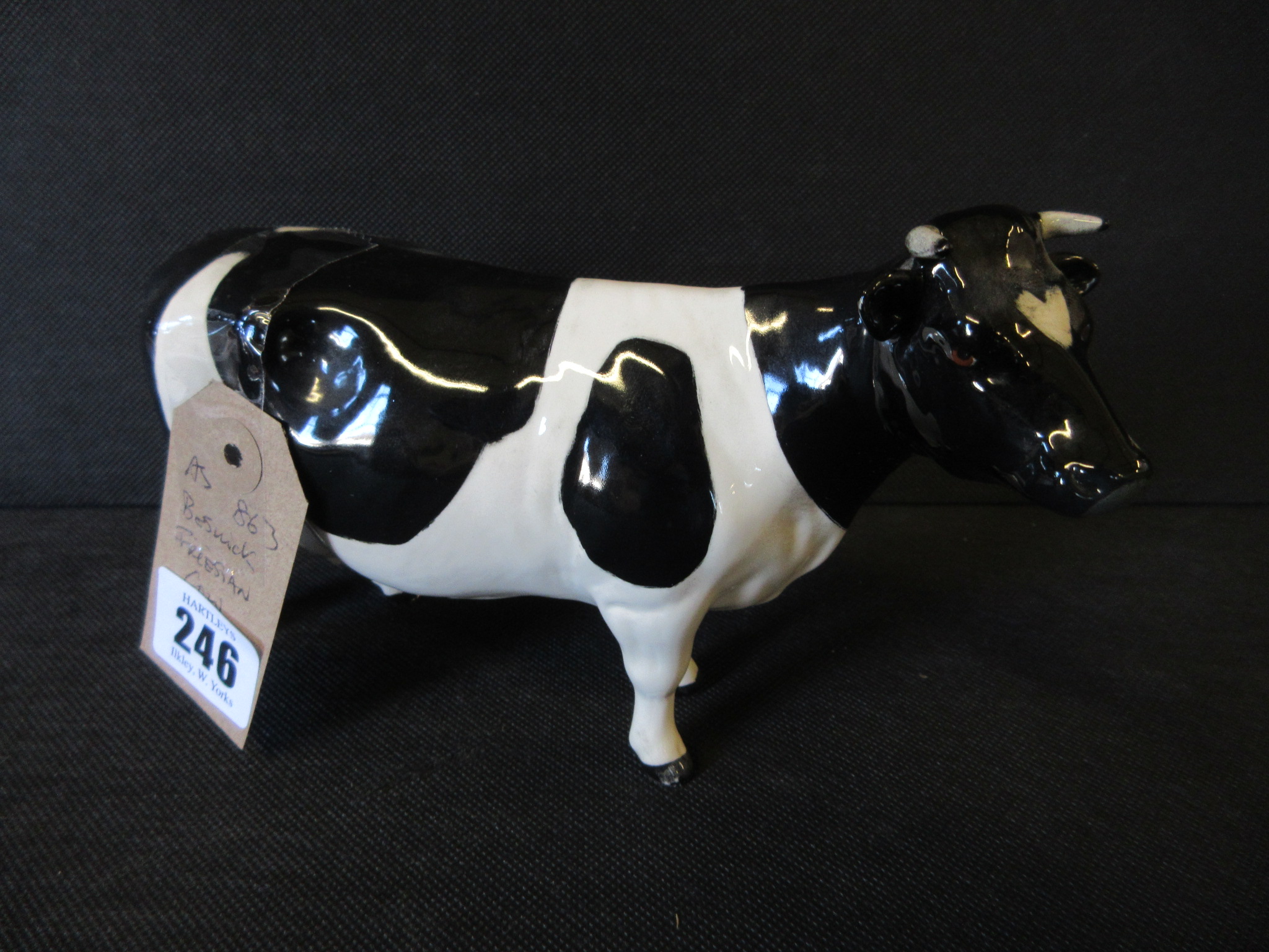 BESWICK FRIESIAN COW Image