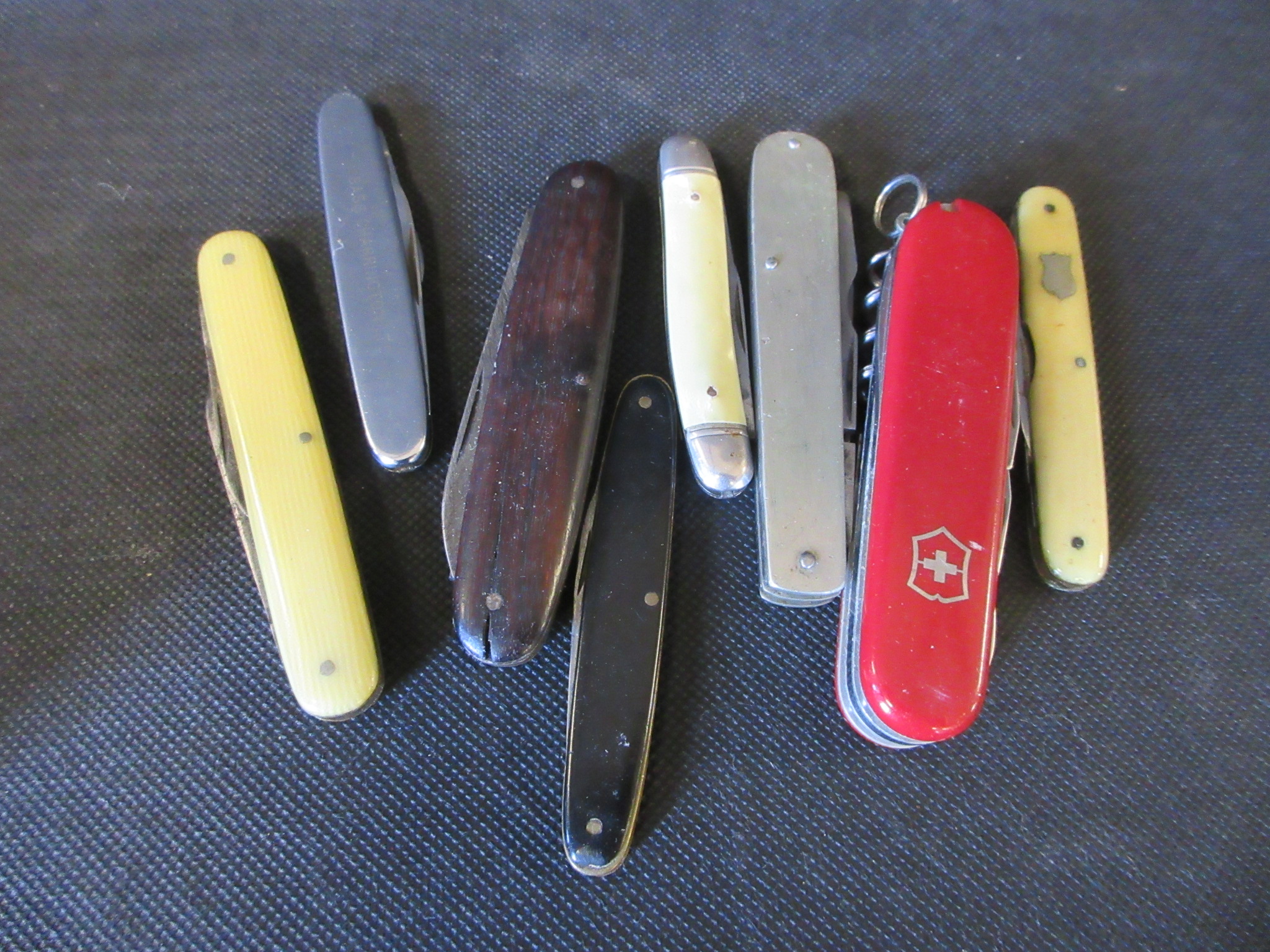 QUANTITY OF PEN KNIVES Image