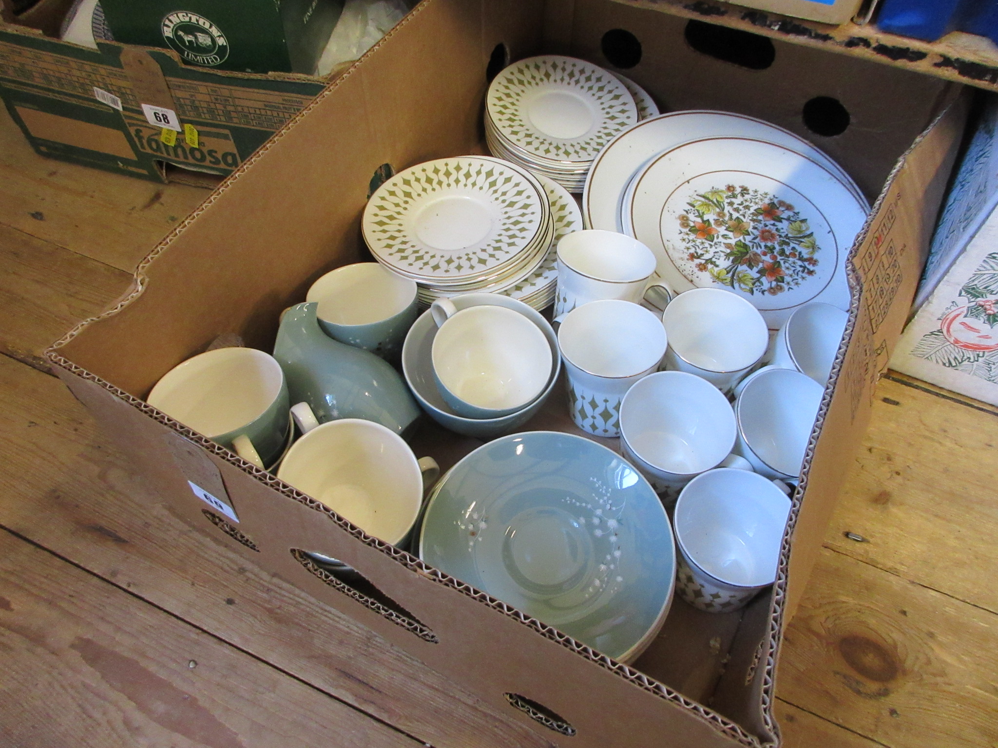 QUANTITY OF ROYAL DOULTON AND OTHER CERAMICS Image