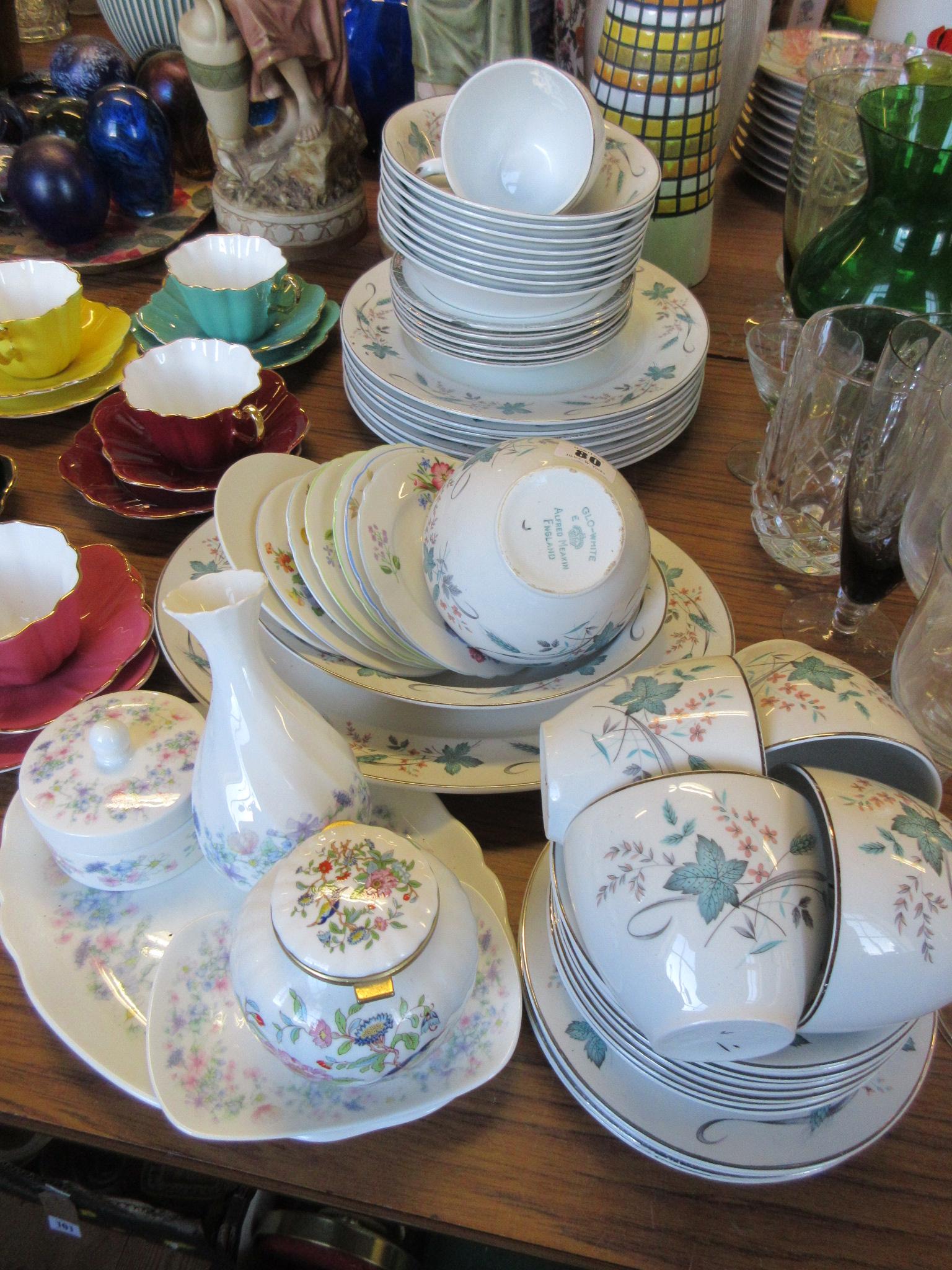 QUANTITY OF ALFRED MEAKIN RETRO DINNERWARE Image
