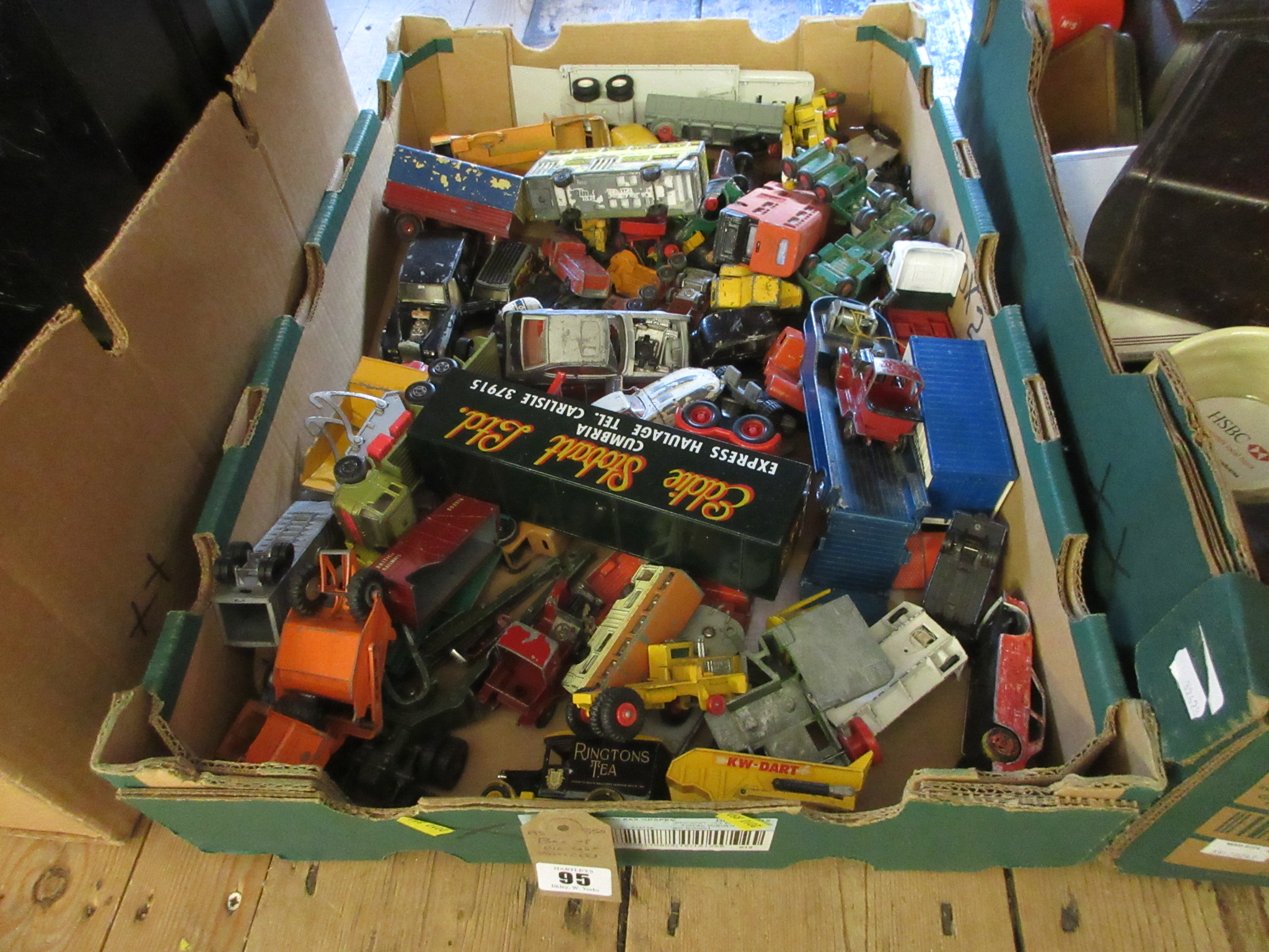 BOX OF DIECAST VEHICLES Image