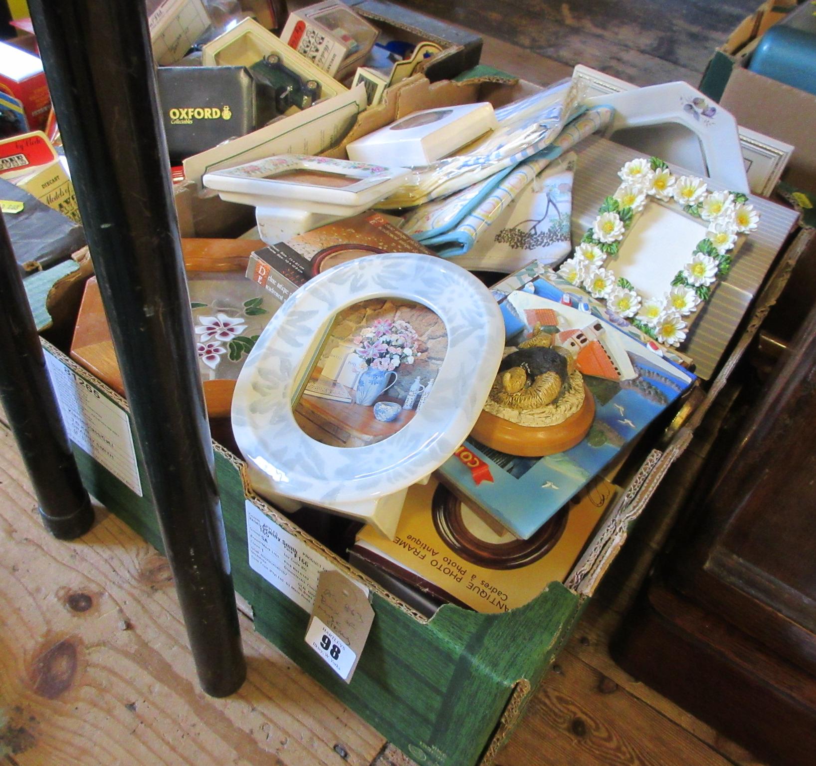 BOX OF MISCELLANEOUS ITEMS Image