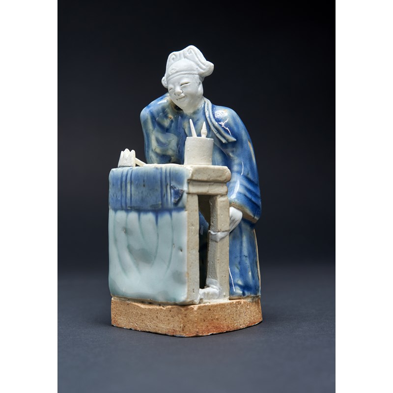 Fine Chinese Paintings & Works of Art - 23 Nov 2021 LOT 2035A RARE CHINESE MODEL OF A SCHOLAR十八世紀早期 藍釉高士擺件Estimate: £2,000 - £3,000 Sold for £7,000+ Buyers Premium. A RARE CHINESE MODEL OF A SCHOLAR EARLY 18TH CENTURY.