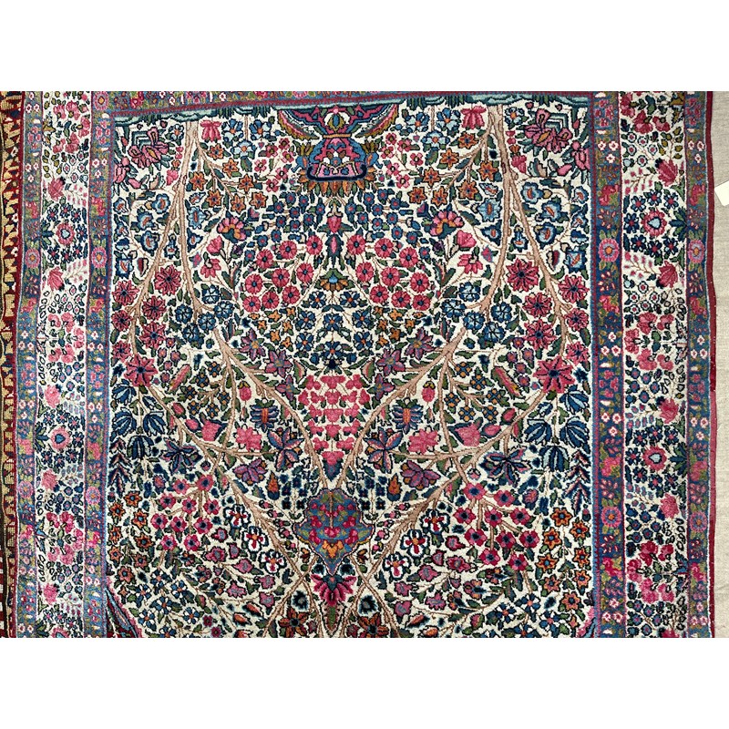 A kirman prayer rug | Woolley and Wallis