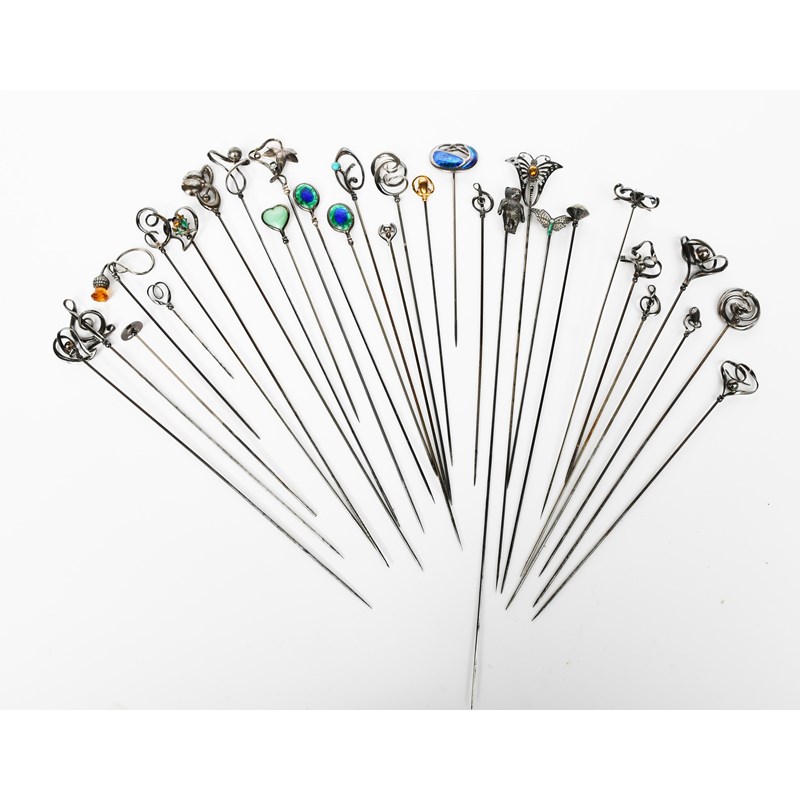 Holden's Hat Phony enamel pin set main image 1