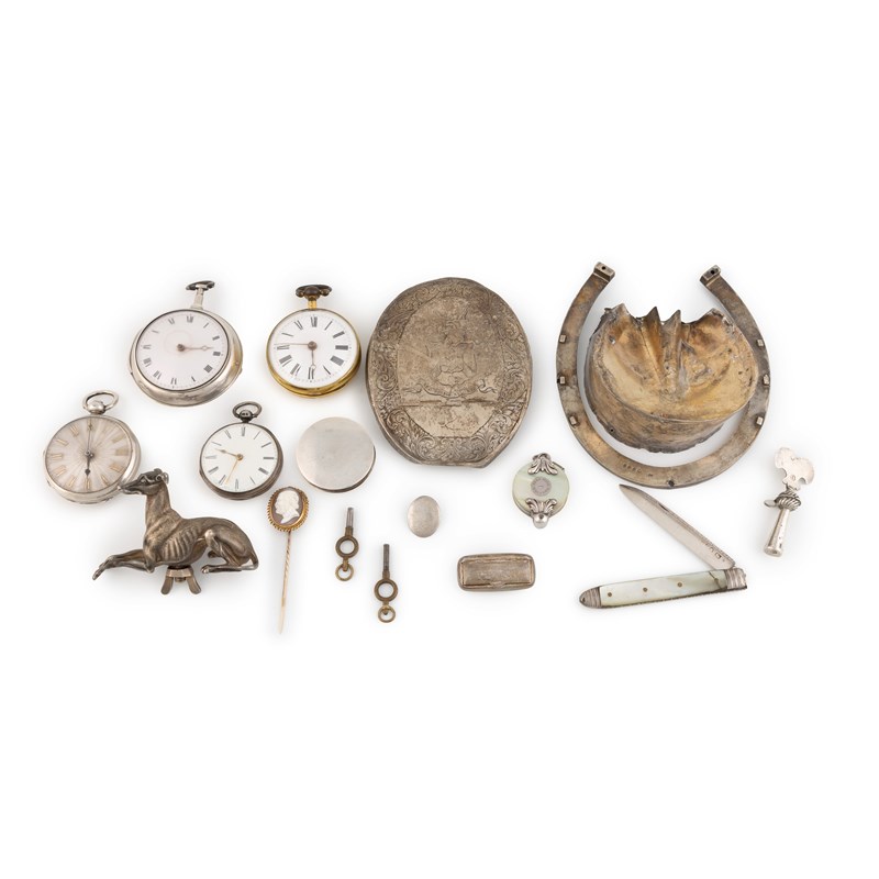 A collection of small silver items, | Woolley and Wallis